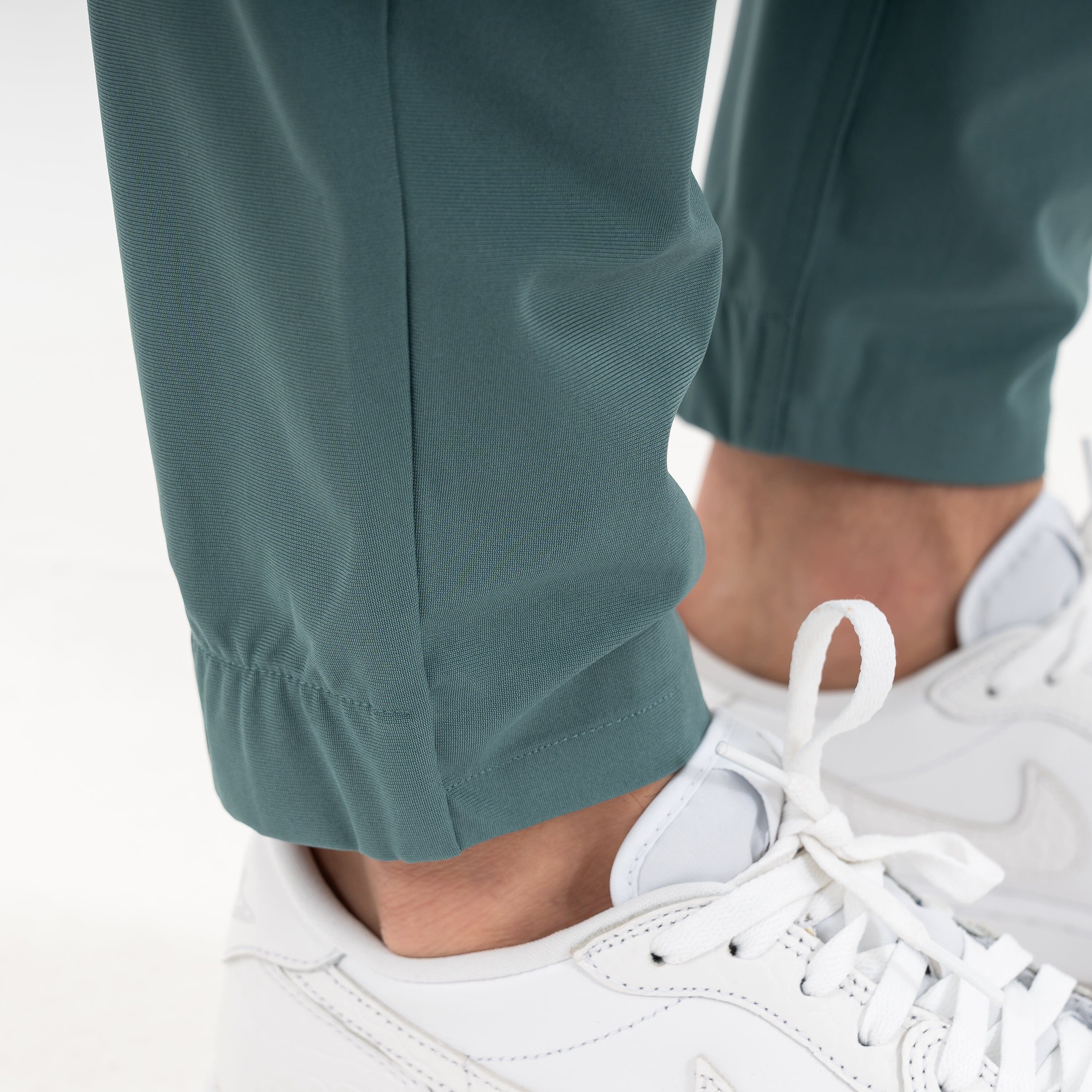 Looper Delta Jogger | Solid - Jungle Green - Image 3